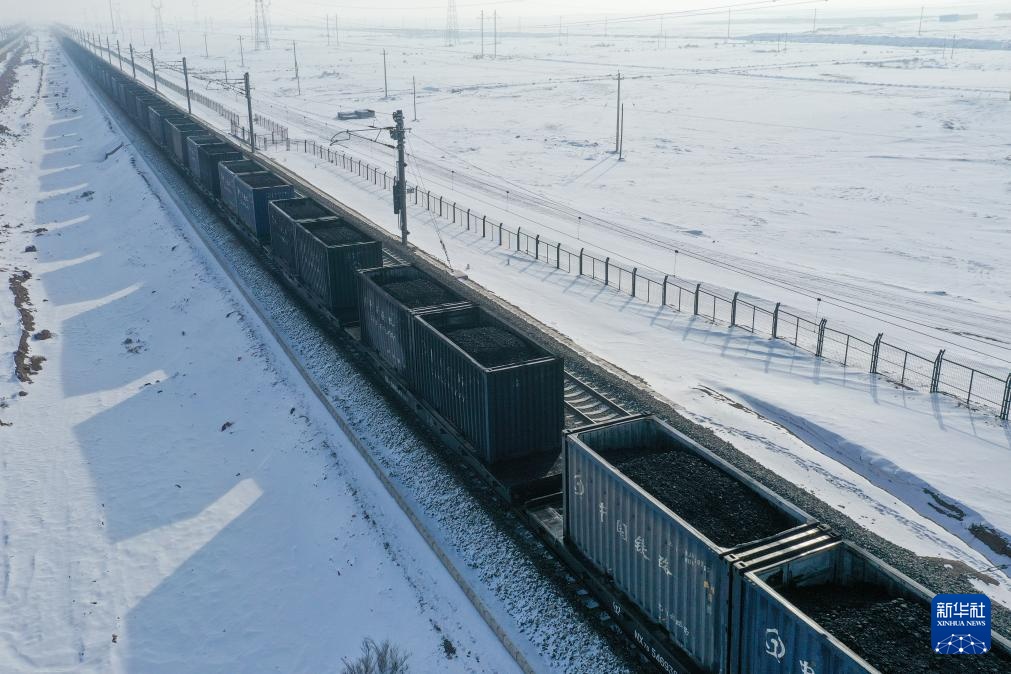 “疆煤驰骋”护航春节能源供应 “疆煤驰骋”护航春节能源供应