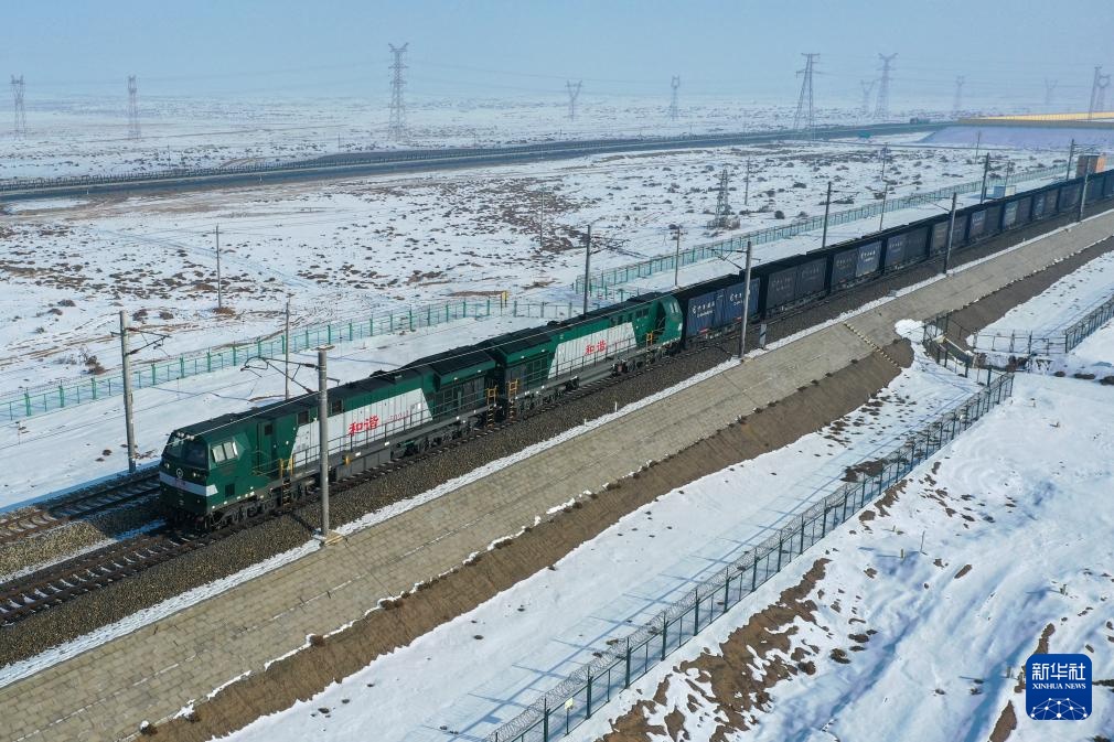 “疆煤驰骋”护航春节能源供应 “疆煤驰骋”护航春节能源供应