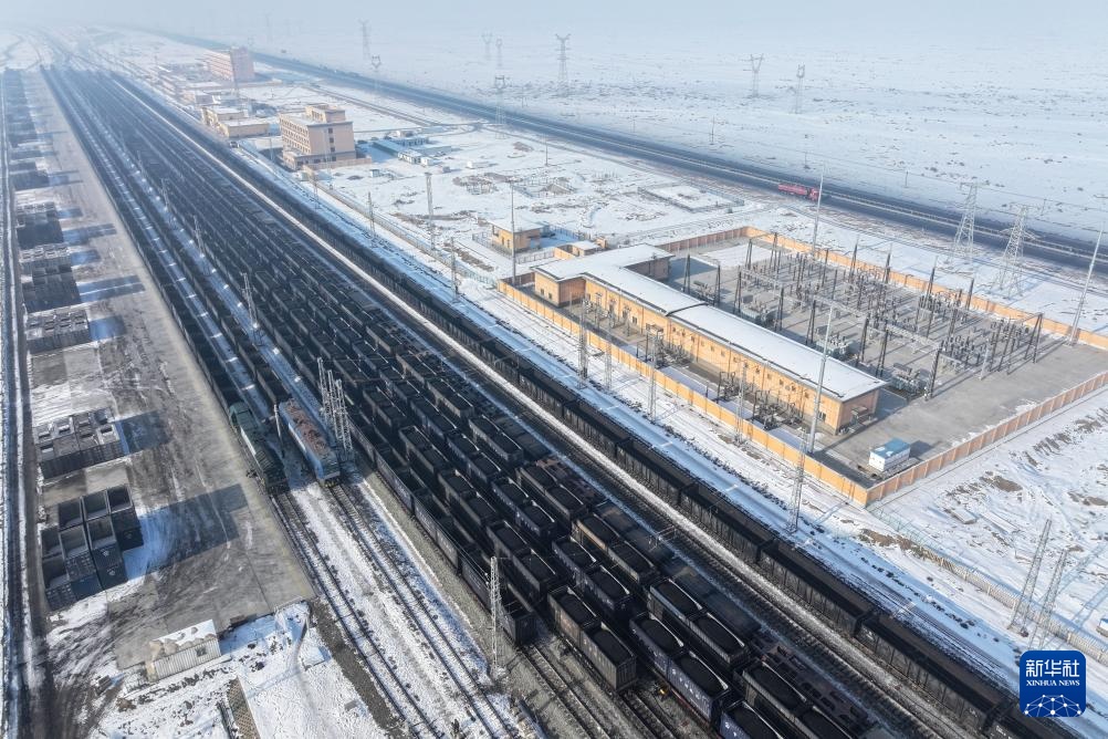 “疆煤驰骋”护航春节能源供应 “疆煤驰骋”护航春节能源供应