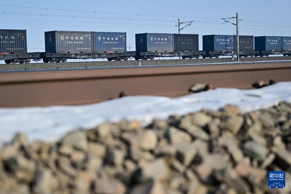 “疆煤驰骋”护航春节能源供应 “疆煤驰骋”护航春节能源供应