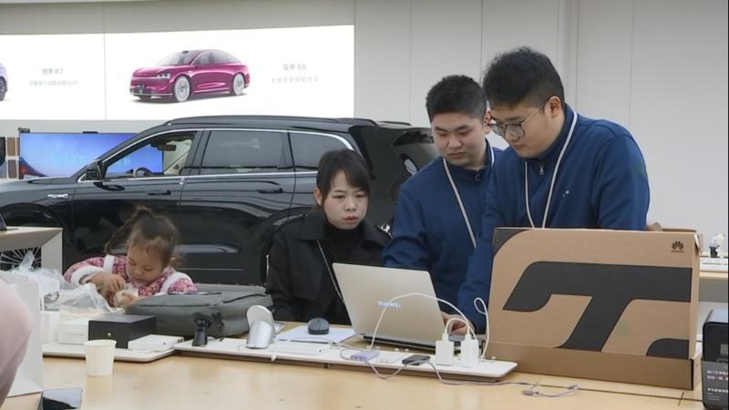 江西：电子产品“国补”落地实施 点燃“以旧换新”热情