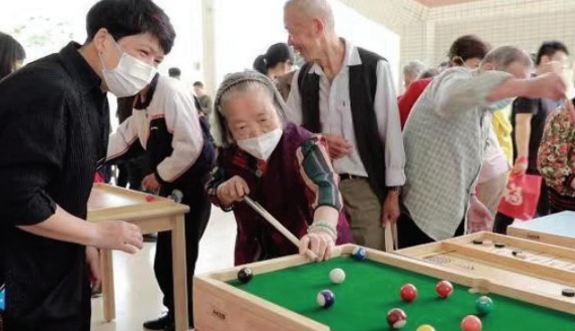 商家“嗅”到“适老玩具”赛道新商机 商家“嗅”到“适老玩具”赛道新商机