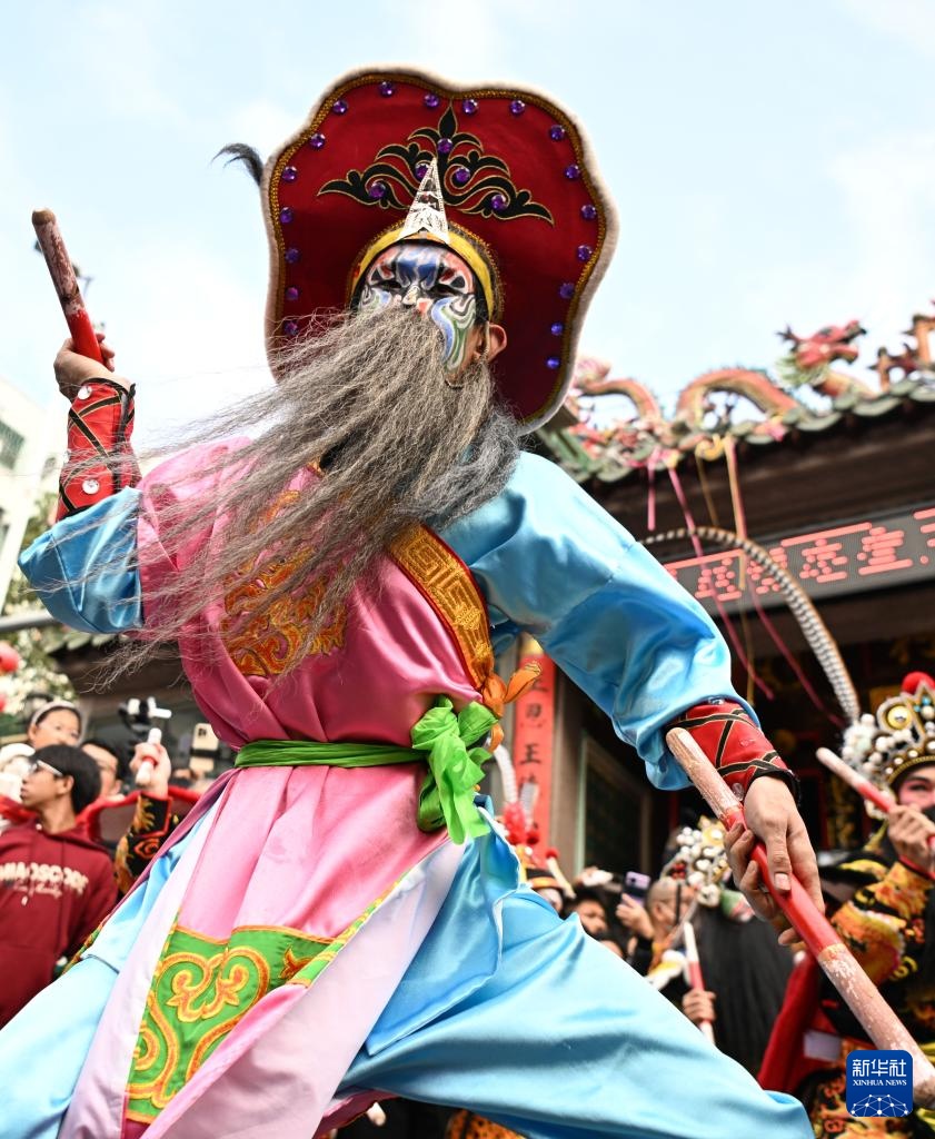 新华全媒＋·文化中国行丨英歌舞起闹新春