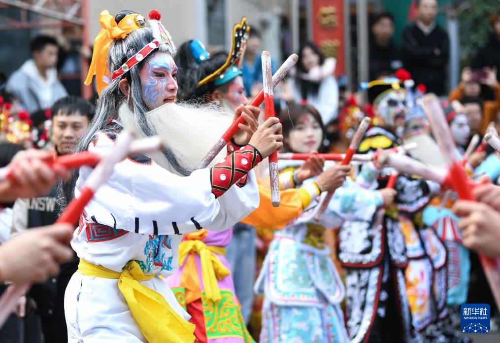 新华全媒＋·文化中国行丨英歌舞起闹新春