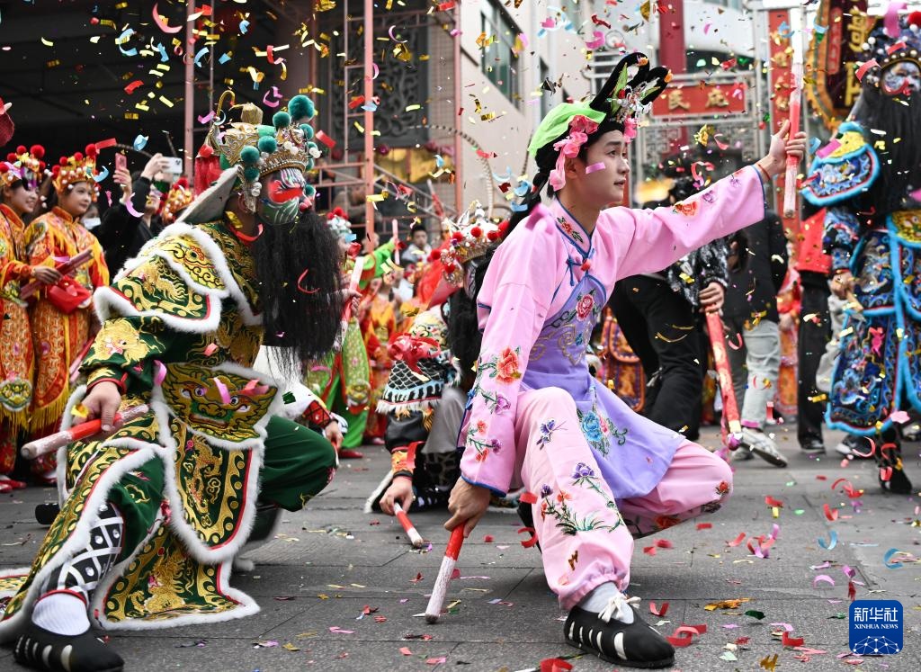 新华全媒＋·文化中国行丨英歌舞起闹新春