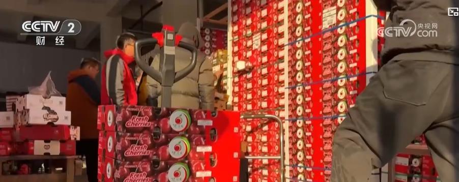 年货季果品市场繁荣 节日气氛渐浓 年货季果品市场繁荣 节日气氛渐浓