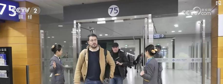 首个“非遗春节”遇上240小时免签 外国游客畅游中国体验地道年俗 首个“非遗春节”遇上240小时免签 外国游客畅游中国体验地道年俗