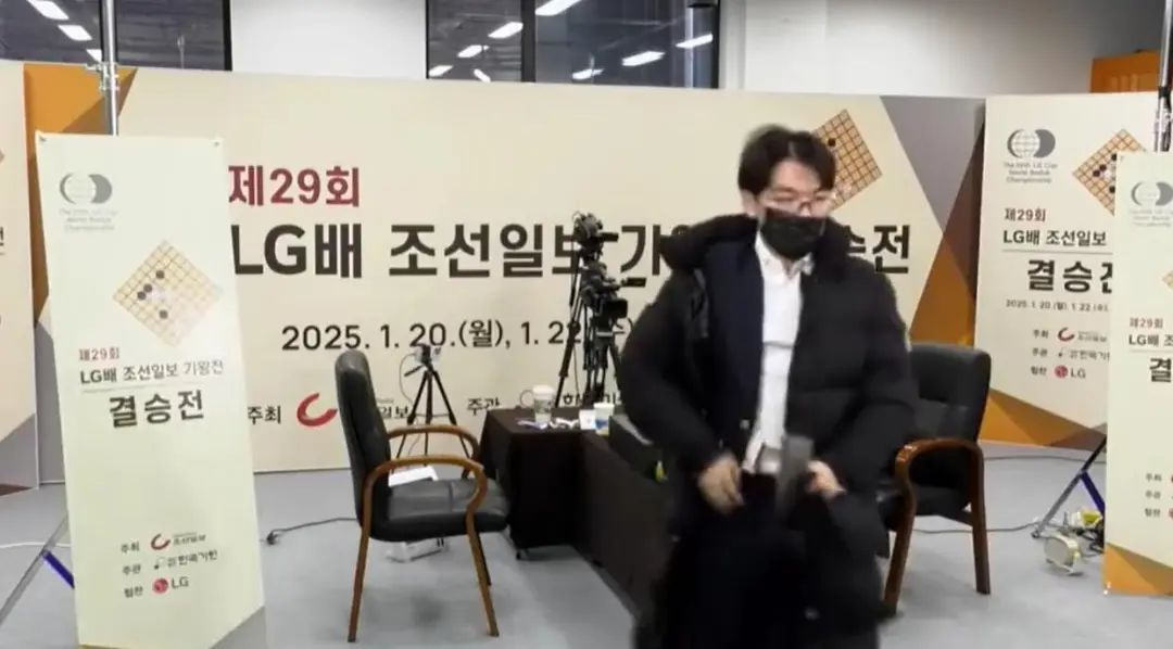 “我受够了!”柯洁暴怒退赛,韩国选手零胜夺冠,聂卫平:这是围棋界的悲剧 “我受够了!”柯洁暴怒退赛,韩国选手零胜夺冠,聂卫平:这是围棋界的悲剧