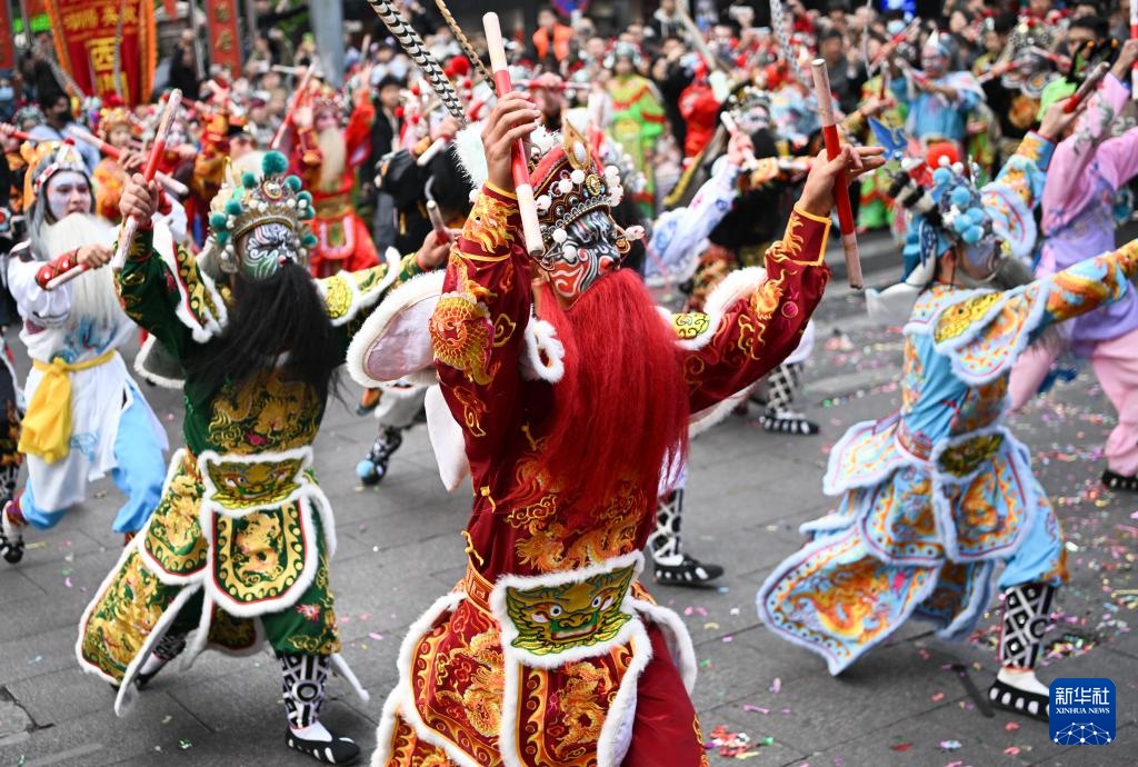 新华全媒＋·文化中国行丨英歌舞起闹新春