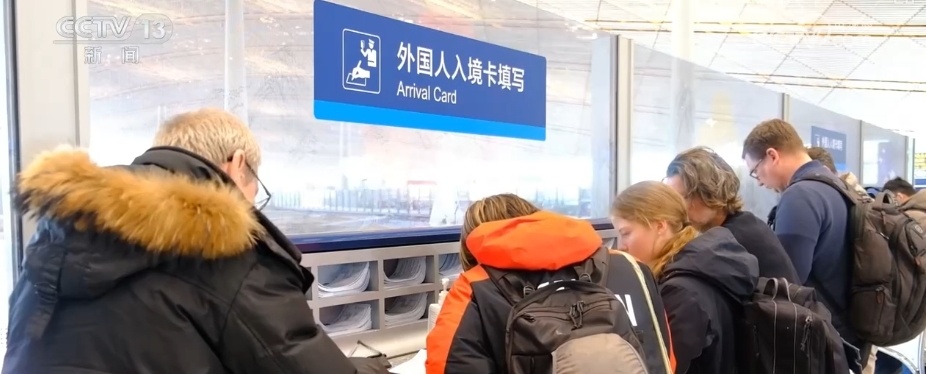 雀跃中国年！“非遗春节”+免签入境 国外游客大赞“值得一去”