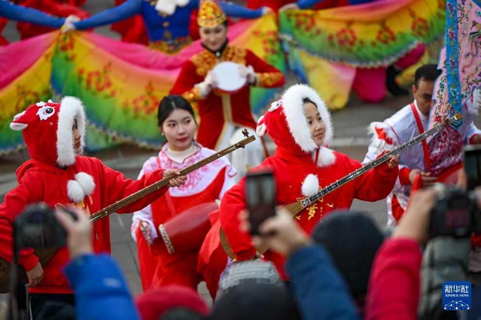 新疆大巴扎社火迎新春 新疆大巴扎社火迎新春