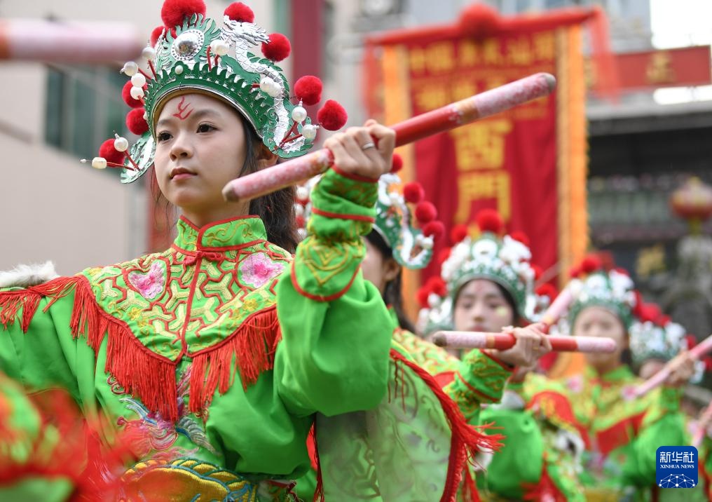 新华全媒＋·文化中国行丨英歌舞起闹新春