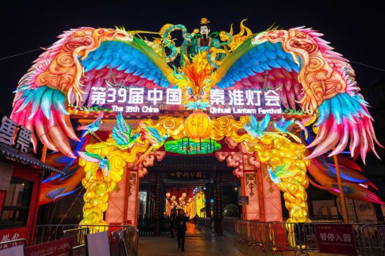 中国灯会吸引世界目光