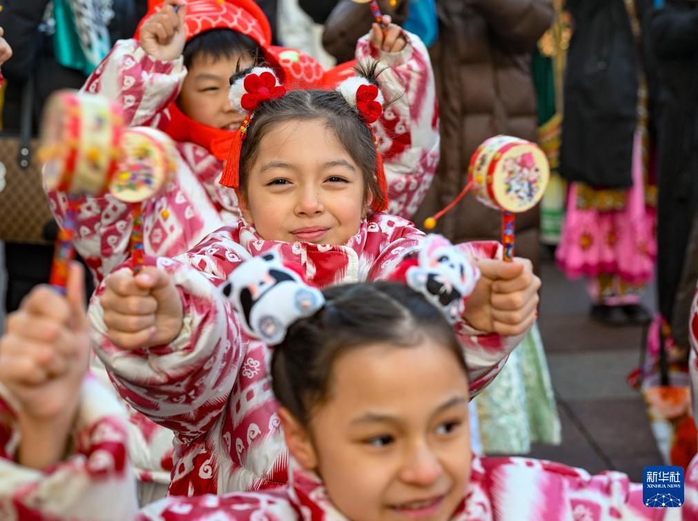 新疆大巴扎社火迎新春 新疆大巴扎社火迎新春