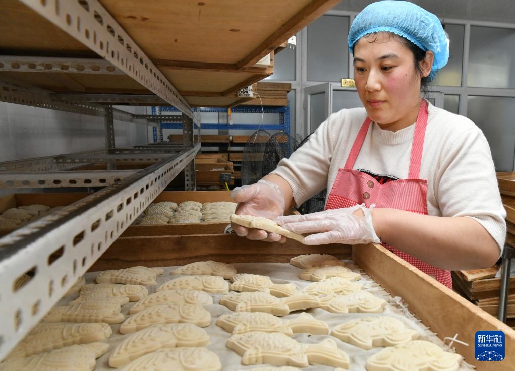 新春走基层丨河北黄骅：“非遗”面花蒸出浓浓年味