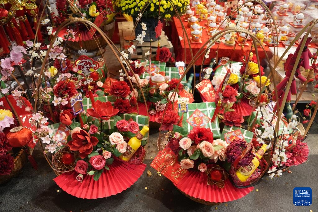 越南：街巷里的“春节红”