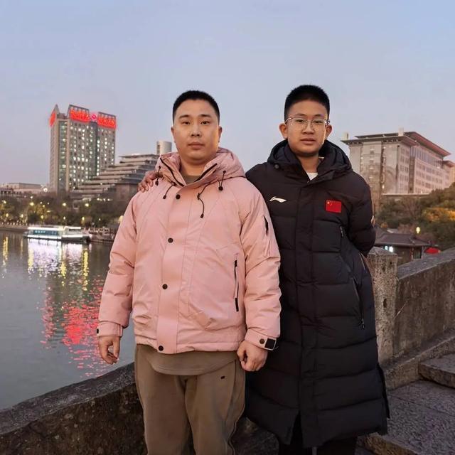 因救人智力倒退的消防员，恢复到“高中水平”！