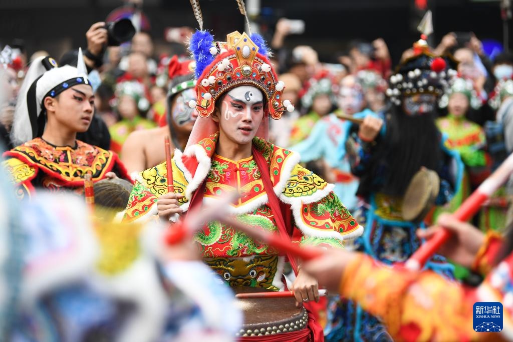 新华全媒＋·文化中国行丨英歌舞起闹新春