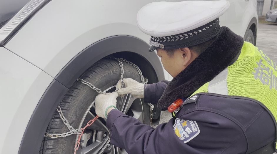 雪天行车！防滑链→这样安装才正确