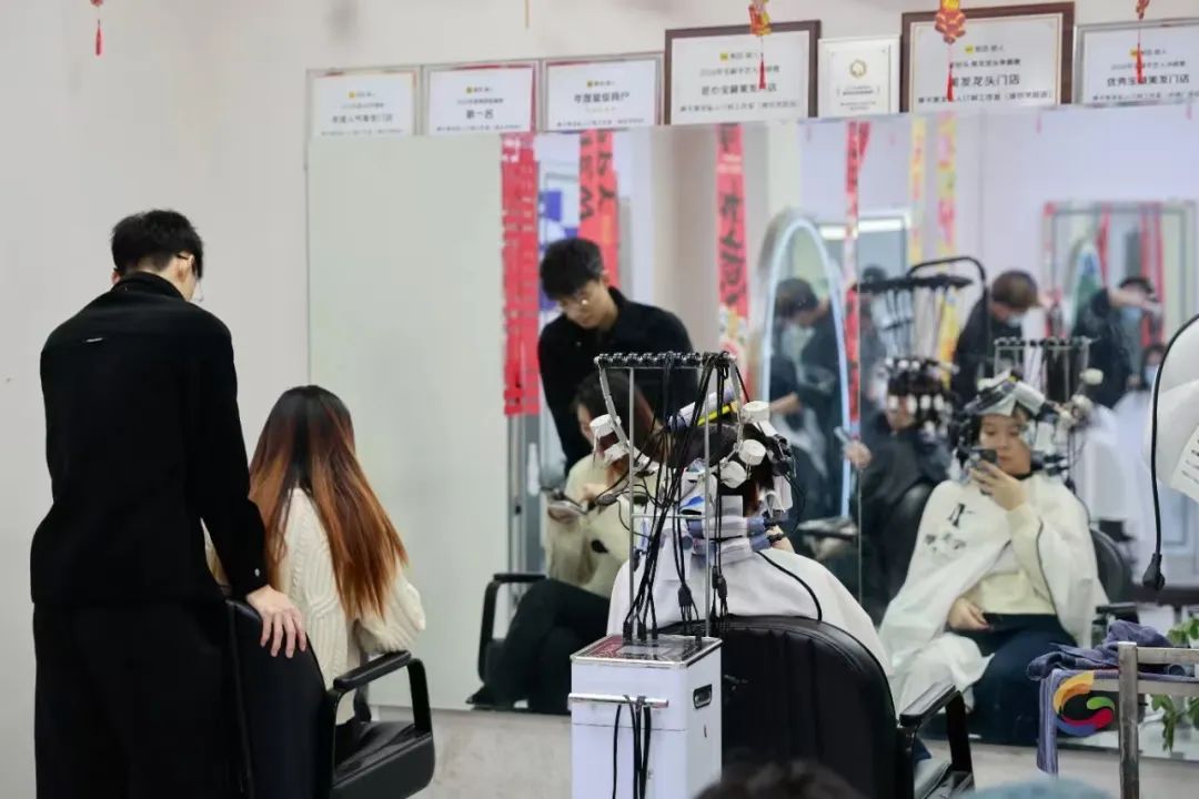 太火爆!很多呼市人正赶去这里,老板忙疯,天天干到深夜!后面人还会更多... 太火爆!很多呼市人正赶去这里,老板忙疯,天天干到深夜!后面人还会更多...