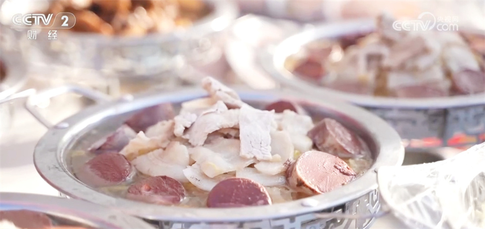 年货大集红红火火点燃消费“热” 成为县域春节经济增长新特色