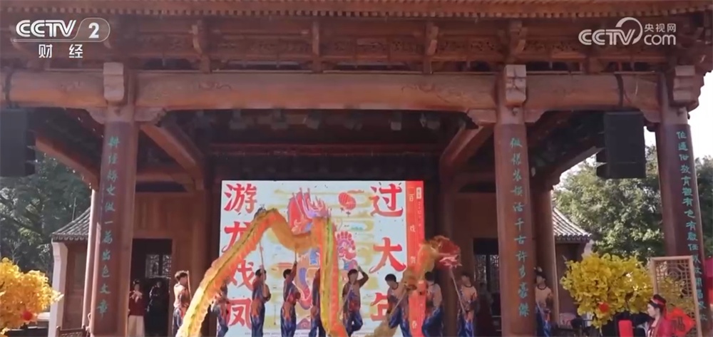 年货大集红红火火点燃消费“热” 成为县域春节经济增长新特色