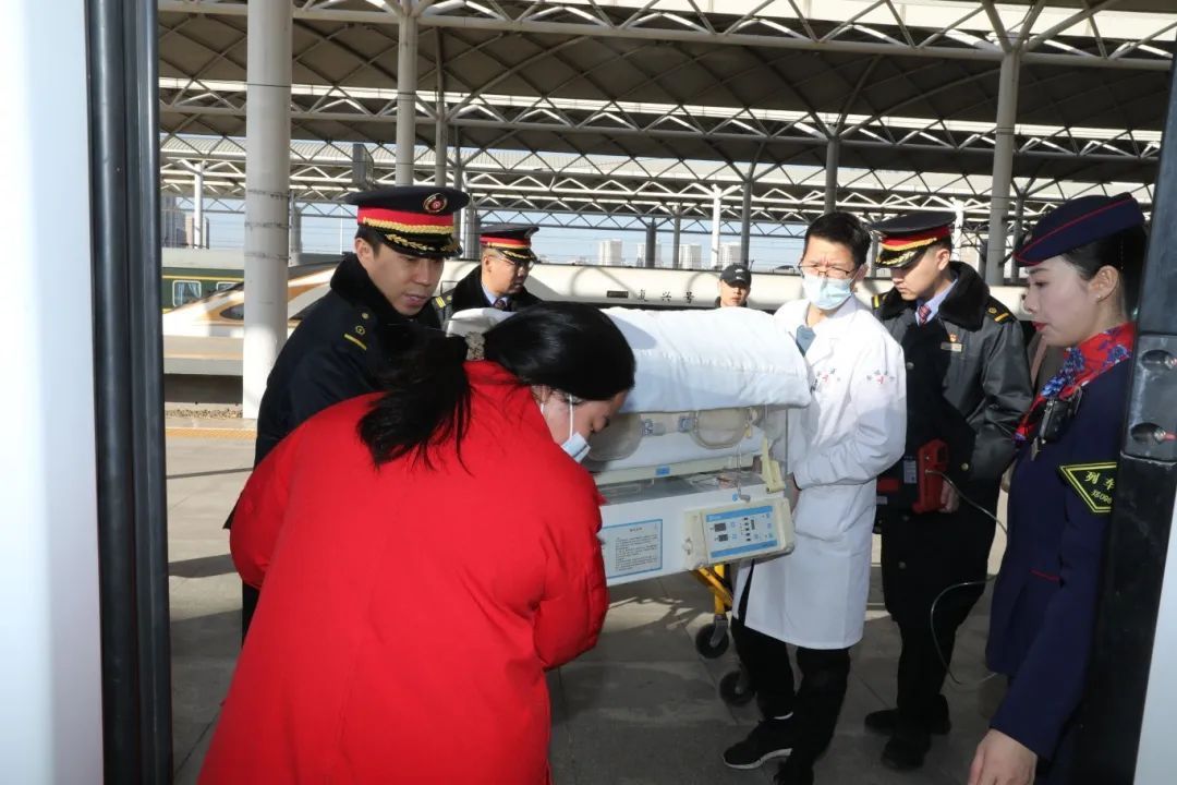 紧急求助！这趟高铁提前1分钟抵达