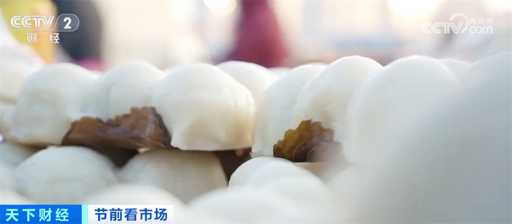 年货大集红红火火点燃消费“热” 成为县域春节经济增长新特色