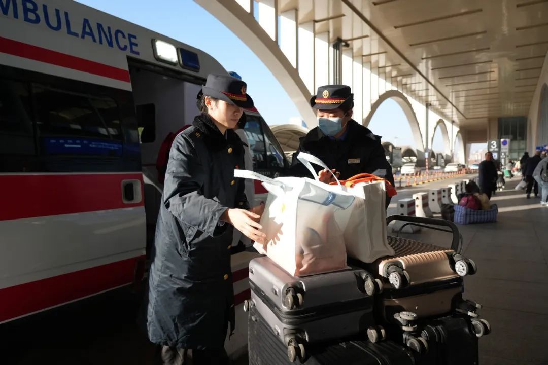 紧急求助！这趟高铁提前1分钟抵达