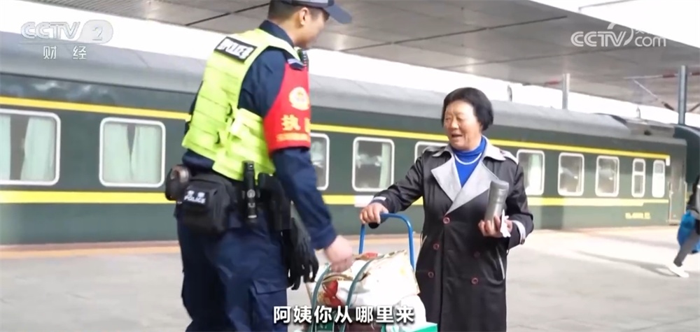 “反向春运”客流量进一步上升 铁路部门用心用情温暖“回家路”