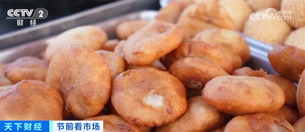 年货大集红红火火点燃消费“热” 成为县域春节经济增长新特色