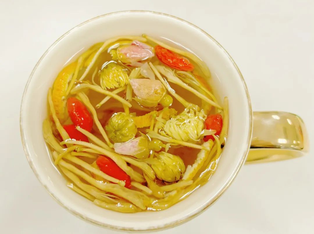 健脾消食，止咳化痰，每天在水杯里加一小片它~