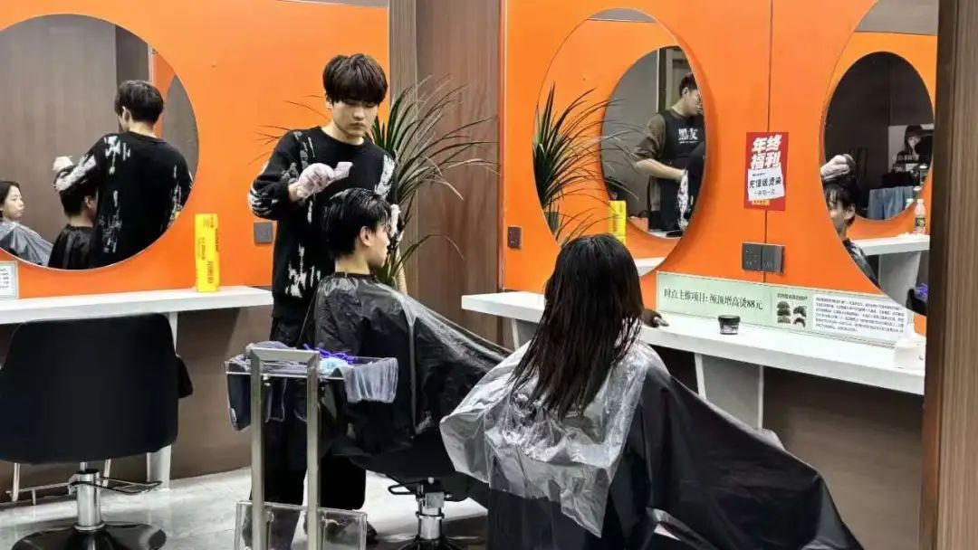 太火爆!很多呼市人正赶去这里,老板忙疯,天天干到深夜!后面人还会更多... 太火爆!很多呼市人正赶去这里,老板忙疯,天天干到深夜!后面人还会更多...