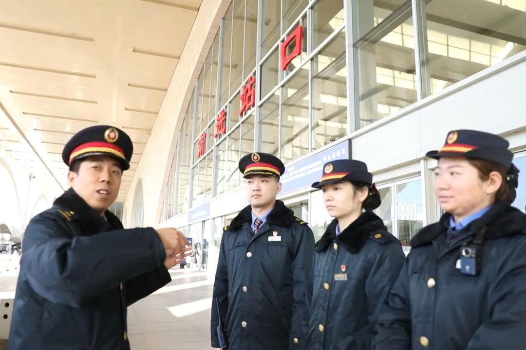 紧急求助！这趟高铁提前1分钟抵达