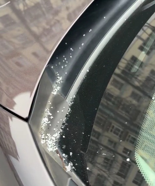 下多下少不重要,昆明的雪节前到货了→ 下多下少不重要,昆明的雪节前到货了→