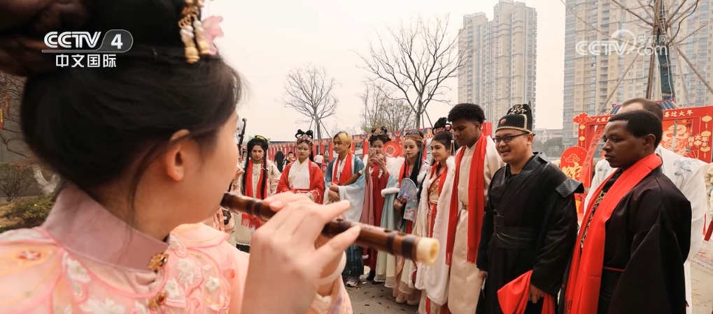 免签效应发力 外国游客“种草”入境游 中国文旅经济焕发旺盛活力 免签效应发力 外国游客“种草”入境游 中国文旅经济焕发旺盛活力