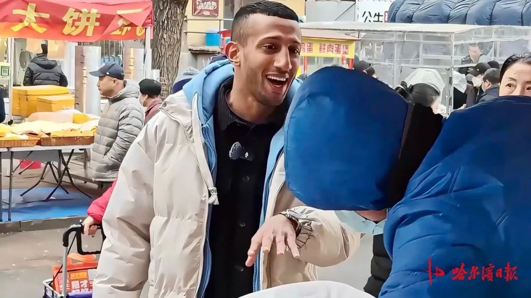 一个埃及小伙和他的“东北早市” 一个埃及小伙和他的“东北早市”