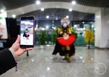 惊喜又温暖！重庆轨道回家路上竟有一场音乐会