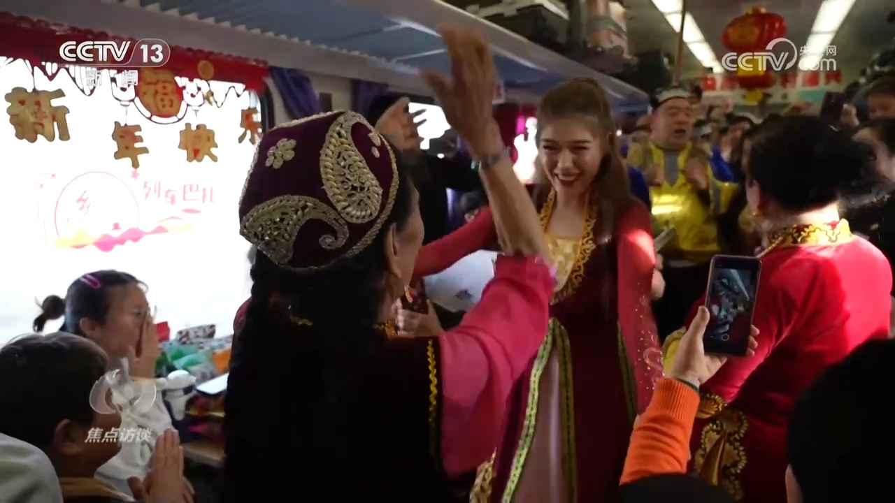 新春走基层｜高原上的小火车站，几十万少数民族旅客出行都离不开它