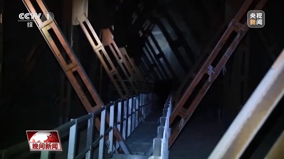 高铁安全过桥的这8秒钟，背后是什么→→
