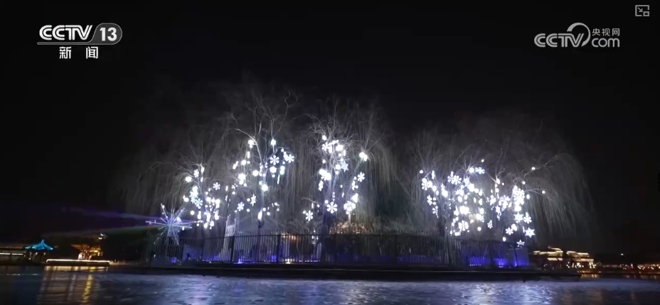 拉洋片、绣萌蛇、看灯会……“花”样十足过大年 拉洋片、绣萌蛇、看灯会……“花”样十足过大年