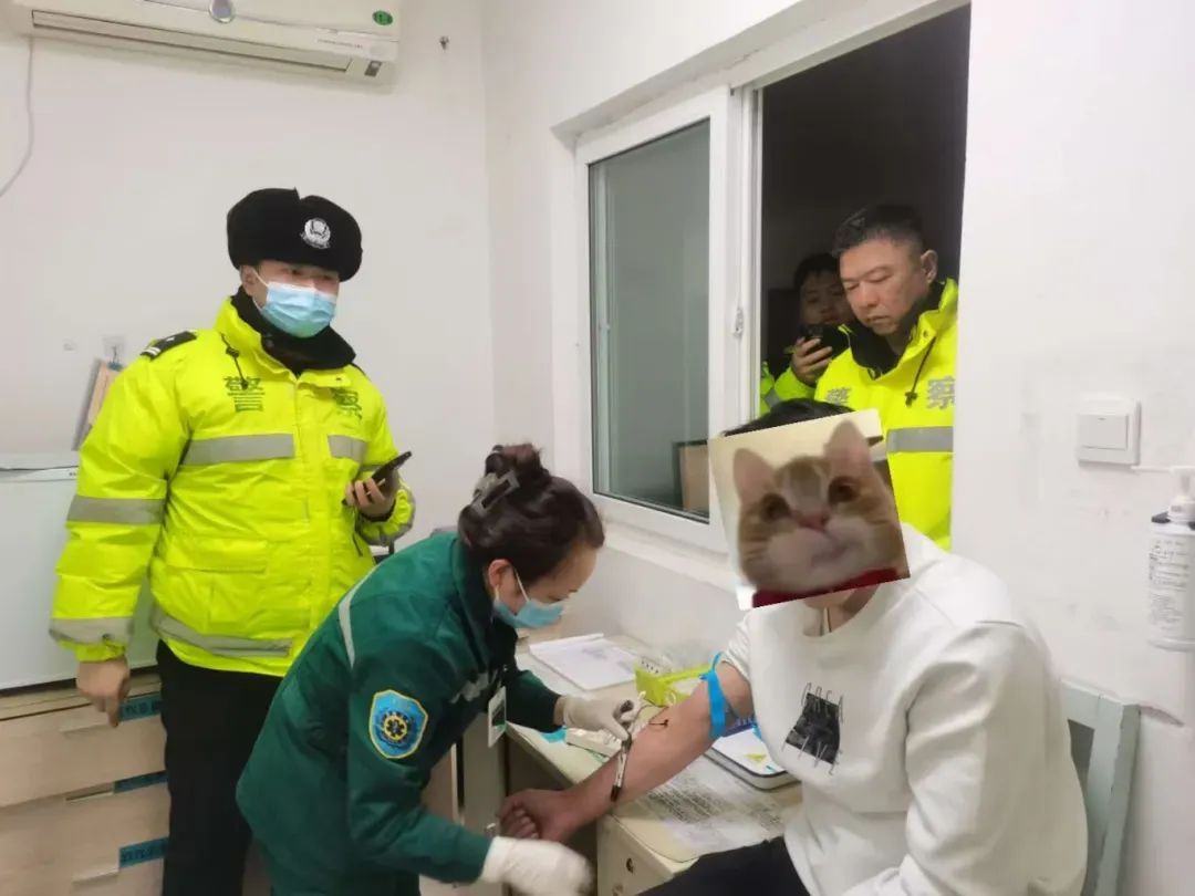 实力“坑哥”!男子无证醉驾被查 ,冒用哥哥身份被识破 实力“坑哥”!男子无证醉驾被查 ,冒用哥哥身份被识破