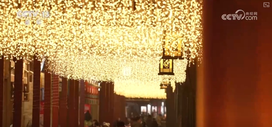 拉洋片、绣萌蛇、看灯会……“花”样十足过大年 拉洋片、绣萌蛇、看灯会……“花”样十足过大年