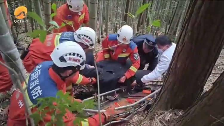 男子独闯戴云山过夜!多部门紧急救援 男子独闯戴云山过夜!多部门紧急救援