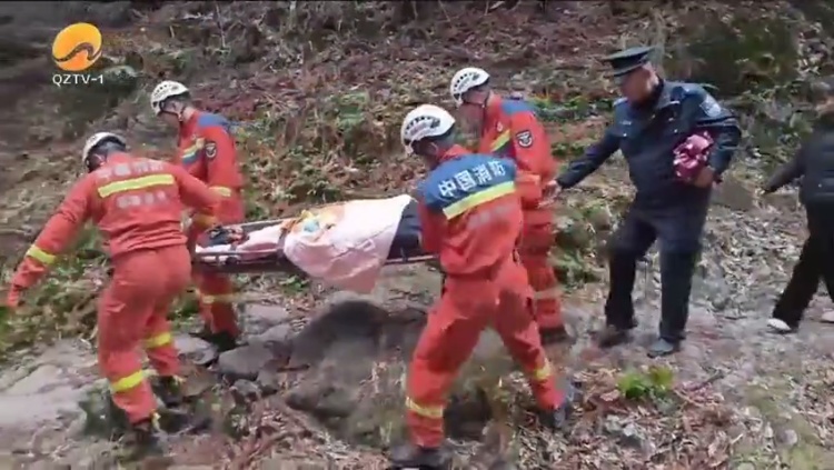 男子独闯戴云山过夜!多部门紧急救援 男子独闯戴云山过夜!多部门紧急救援