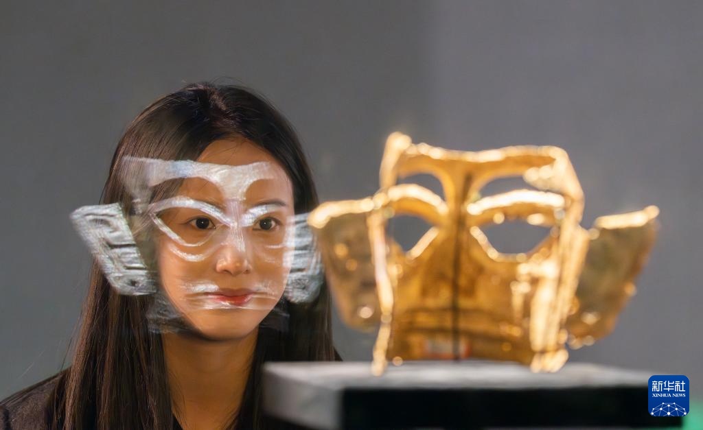 文明印记——中国珍贵文物影像志｜探秘三星堆“文物医生”