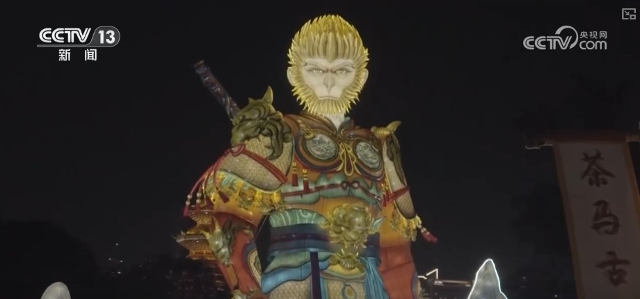 拉洋片、绣萌蛇、看灯会……“花”样十足过大年 拉洋片、绣萌蛇、看灯会……“花”样十足过大年