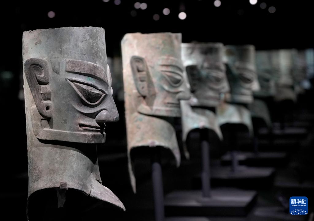 文明印记——中国珍贵文物影像志｜探秘三星堆“文物医生”