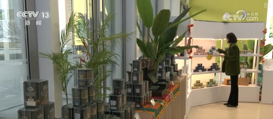 新春购销市场红红火火 百姓“年货清单”新意十足 新春购销市场红红火火 百姓“年货清单”新意十足