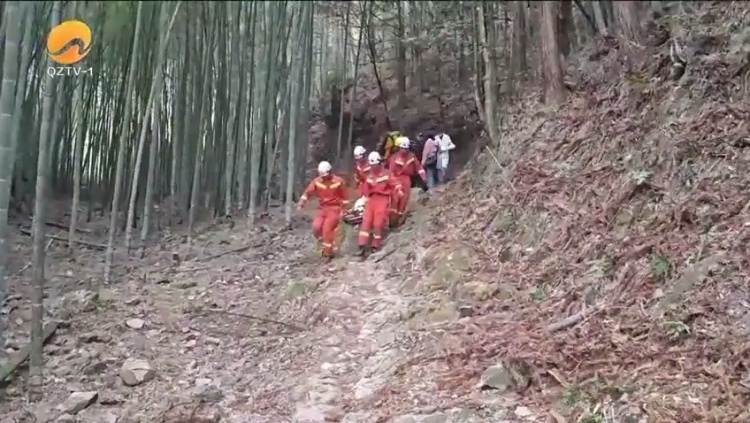 男子独闯戴云山过夜!多部门紧急救援 男子独闯戴云山过夜!多部门紧急救援